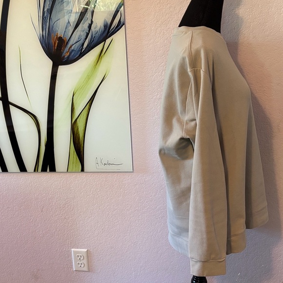 Men’s shirt size medium - Picture 2 of 6